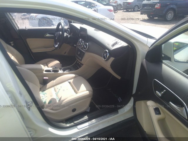 Photo 4 VIN: WDCTG4EBXJJ369013 - MERCEDES-BENZ GLA 