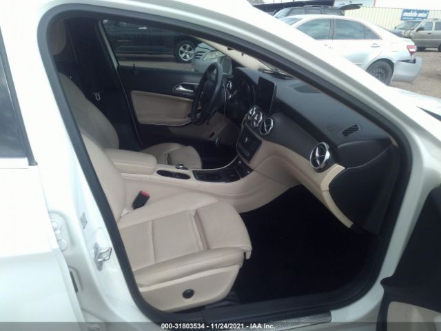 Photo 4 VIN: WDCTG4EBXJJ381355 - MERCEDES-BENZ GLA 