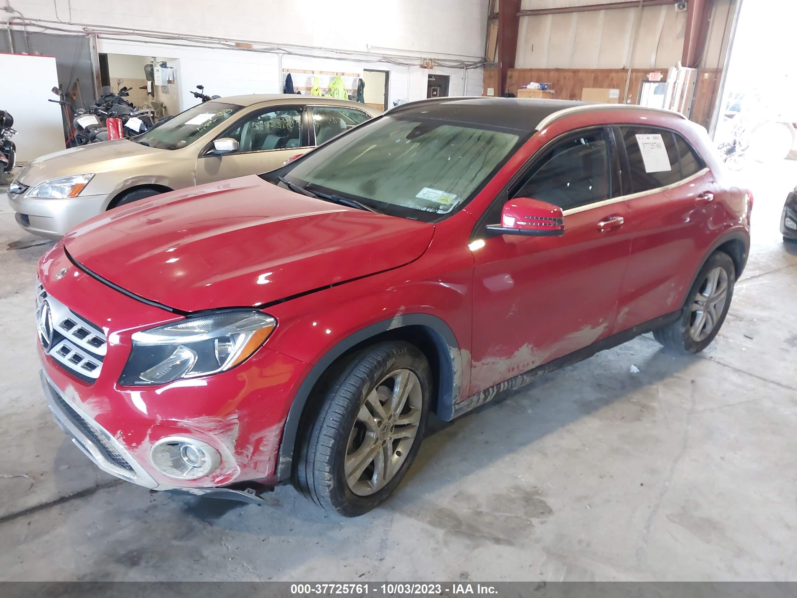 Photo 1 VIN: WDCTG4GB0JJ498472 - MERCEDES-BENZ GLA-KLASSE 