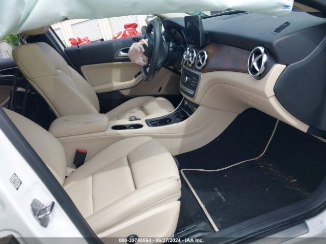 Photo 4 VIN: WDCTG4GB0JJ522642 - MERCEDES-BENZ GLA-CLASS 