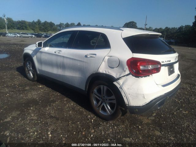 Photo 2 VIN: WDCTG4GB1JJ522469 - MERCEDES-BENZ GLA 250 