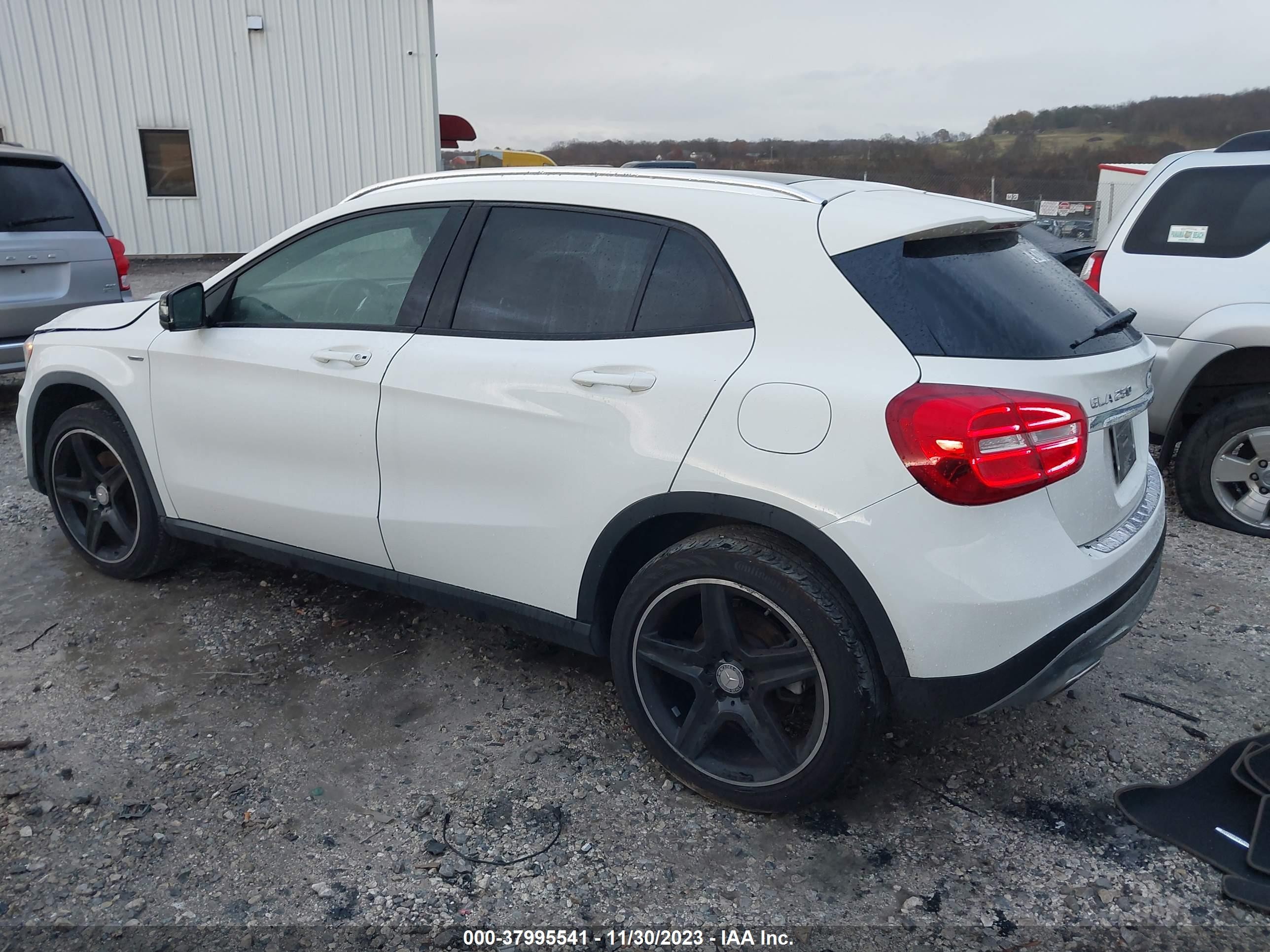 Photo 2 VIN: WDCTG4GB2FJ036034 - MERCEDES-BENZ GLA-KLASSE 