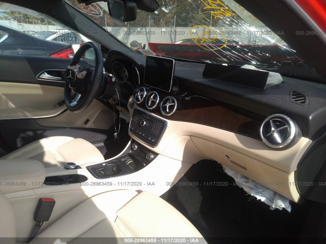 Photo 4 VIN: WDCTG4GB2GJ254685 - MERCEDES-BENZ GLA 