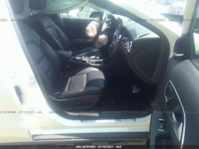 Photo 4 VIN: WDCTG4GB2HJ343321 - MERCEDES-BENZ GLA 