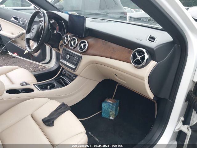 Photo 4 VIN: WDCTG4GB2JJ519841 - MERCEDES-BENZ GLA-CLASS 