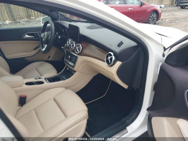 Photo 4 VIN: WDCTG4GB2JU000044 - MERCEDES-BENZ GLA-CLASS 