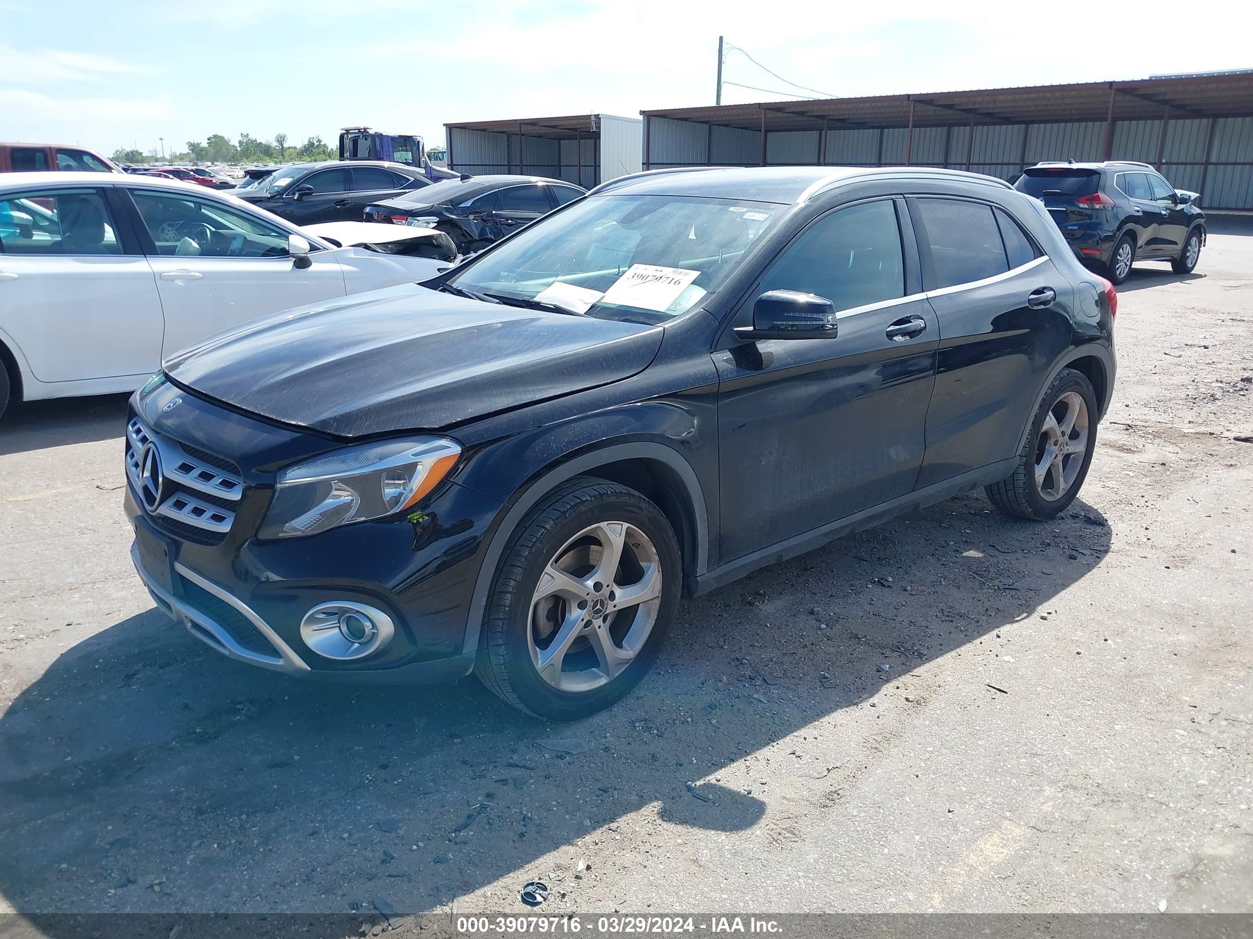 Photo 1 VIN: WDCTG4GB2KJ583797 - MERCEDES-BENZ GLA-KLASSE 