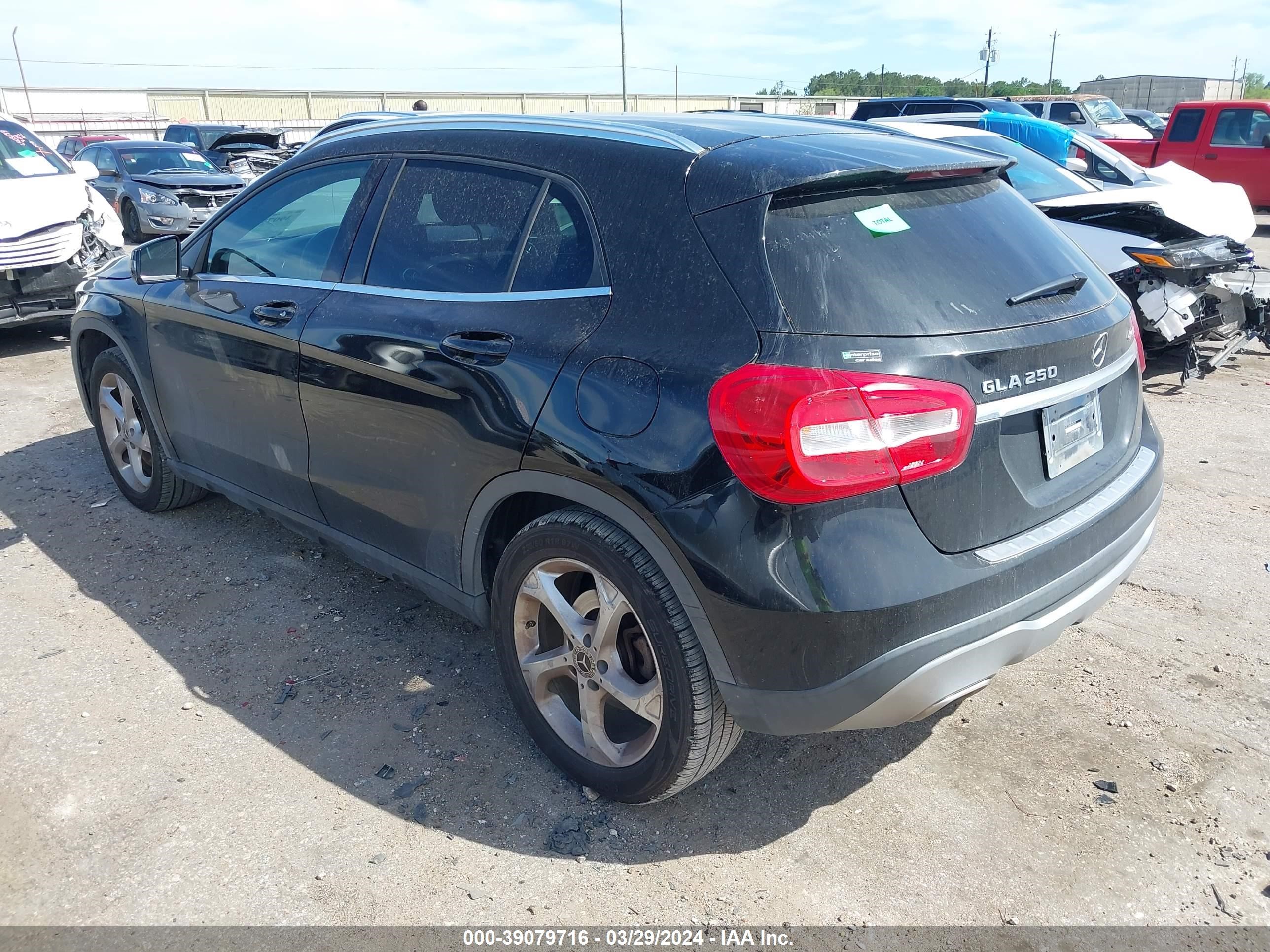 Photo 2 VIN: WDCTG4GB2KJ583797 - MERCEDES-BENZ GLA-KLASSE 