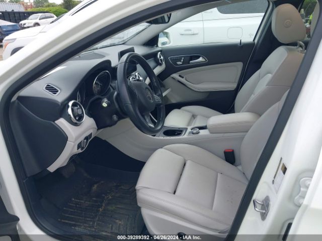 Photo 4 VIN: WDCTG4GB2KJ590359 - MERCEDES-BENZ GLA 250 