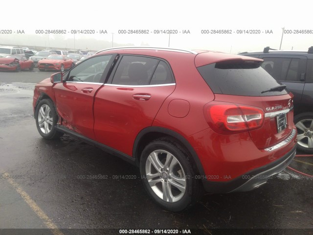 Photo 2 VIN: WDCTG4GB3HJ331761 - MERCEDES-BENZ GLA 