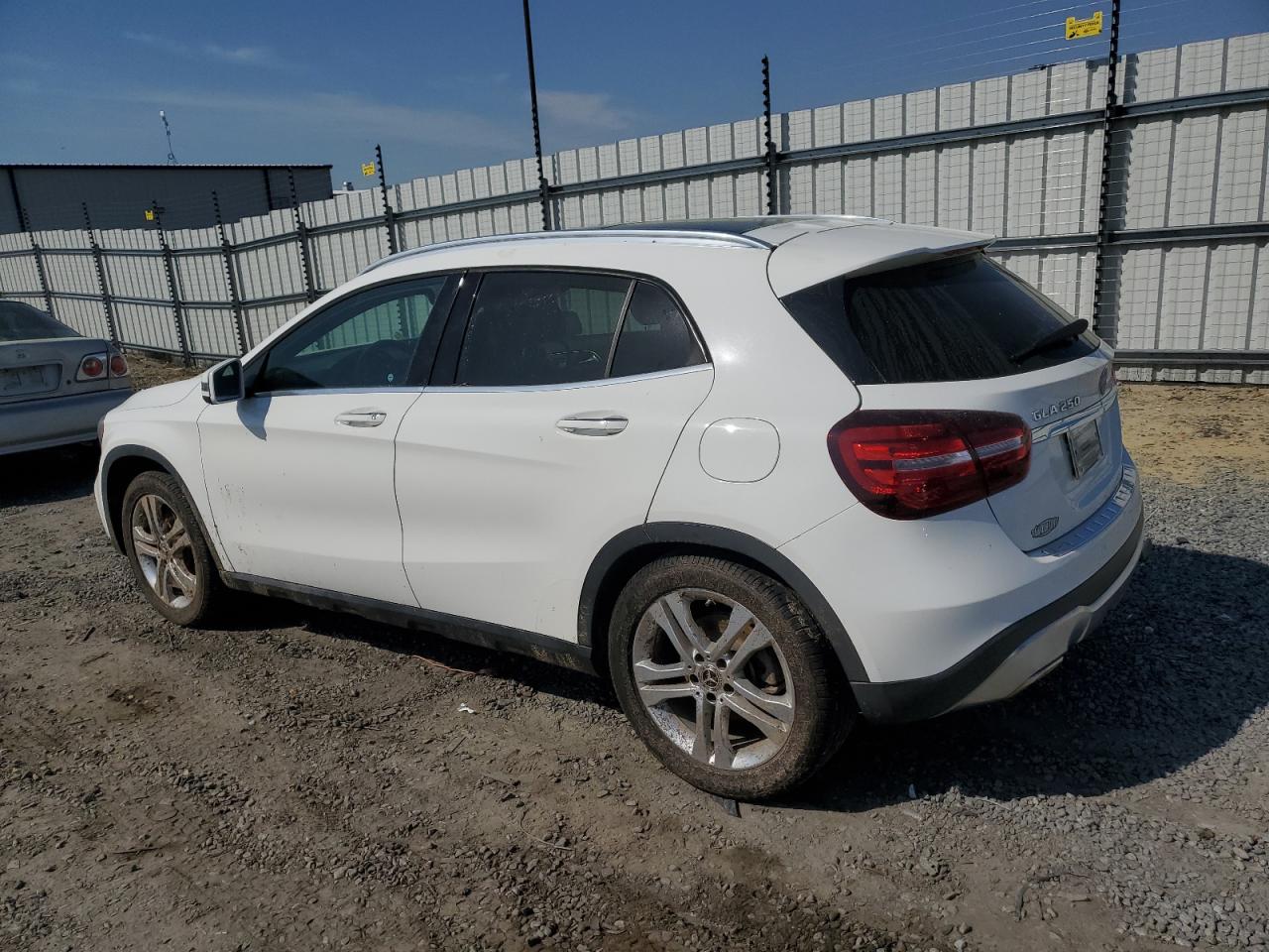 Photo 1 VIN: WDCTG4GB3LU025067 - MERCEDES-BENZ GLA-KLASSE 