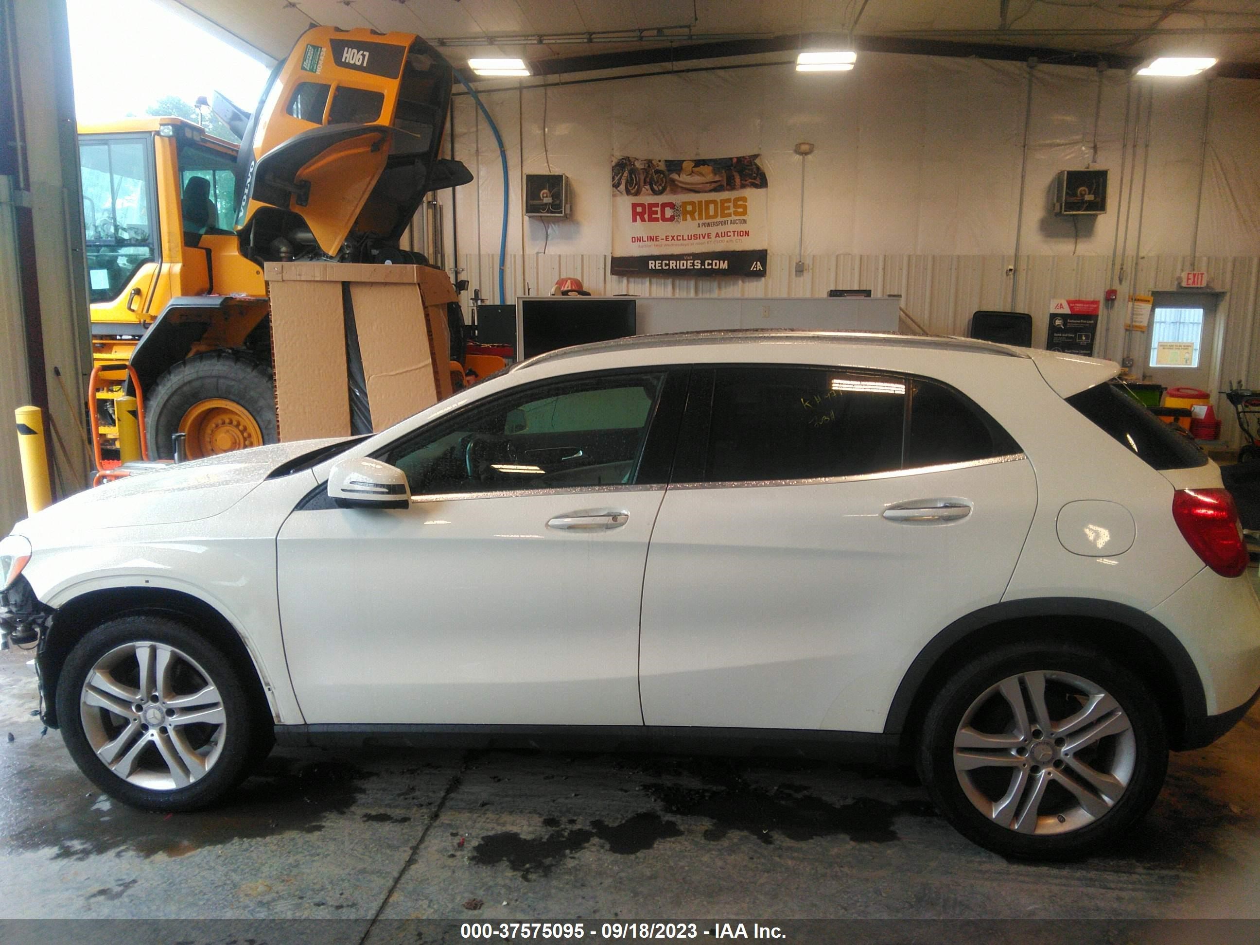 Photo 14 VIN: WDCTG4GB4HJ318257 - MERCEDES-BENZ GLA-KLASSE 