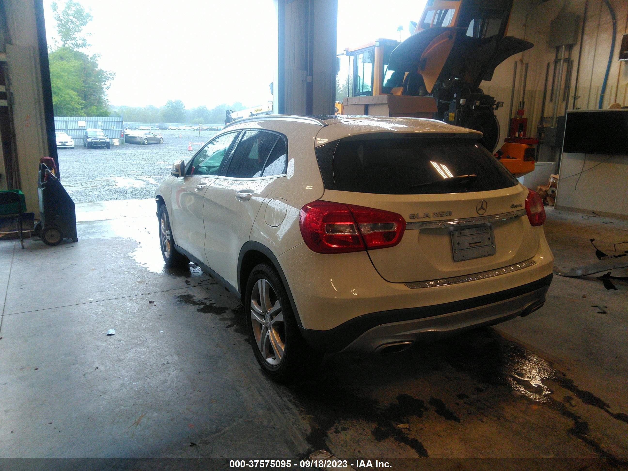 Photo 2 VIN: WDCTG4GB4HJ318257 - MERCEDES-BENZ GLA-KLASSE 