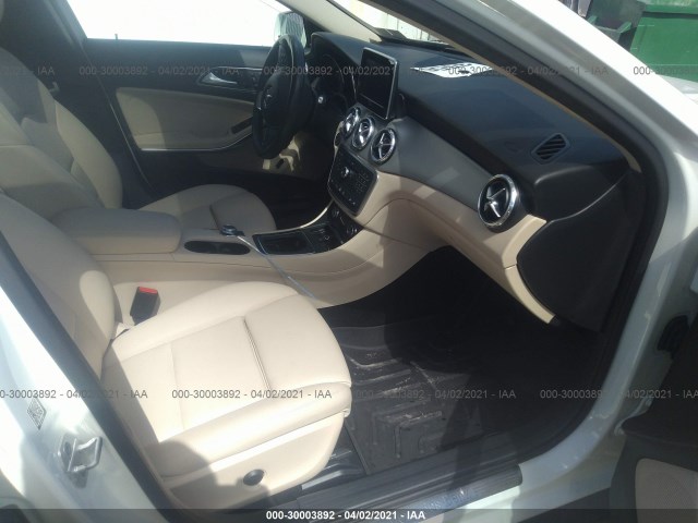 Photo 4 VIN: WDCTG4GB4HJ339335 - MERCEDES-BENZ GLA 