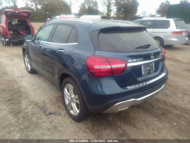 Photo 2 VIN: WDCTG4GB4KJ601104 - MERCEDES-BENZ GLA 