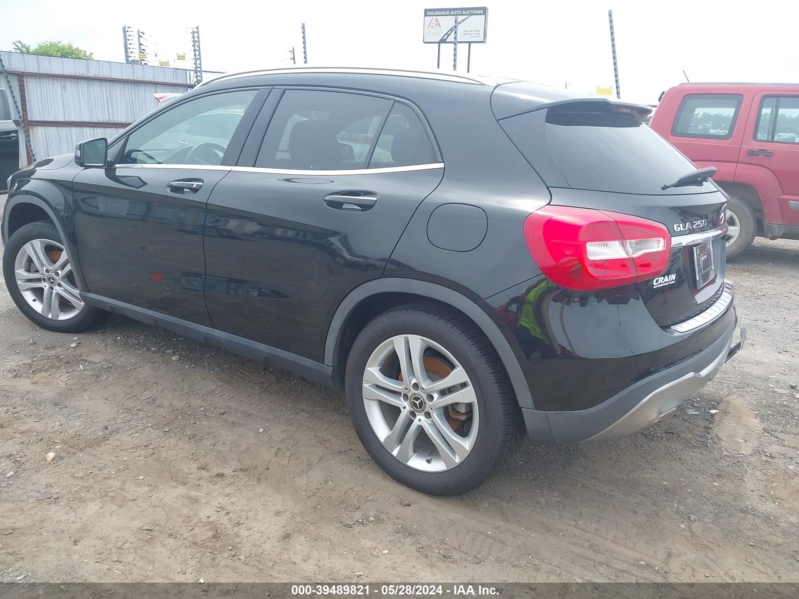 Photo 2 VIN: WDCTG4GB4KU020779 - MERCEDES-BENZ GLA-KLASSE 