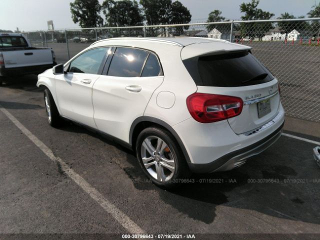 Photo 2 VIN: WDCTG4GB5FJ093411 - MERCEDES-BENZ GLA-CLASS 