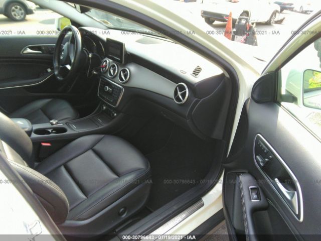 Photo 4 VIN: WDCTG4GB5FJ093411 - MERCEDES-BENZ GLA-CLASS 