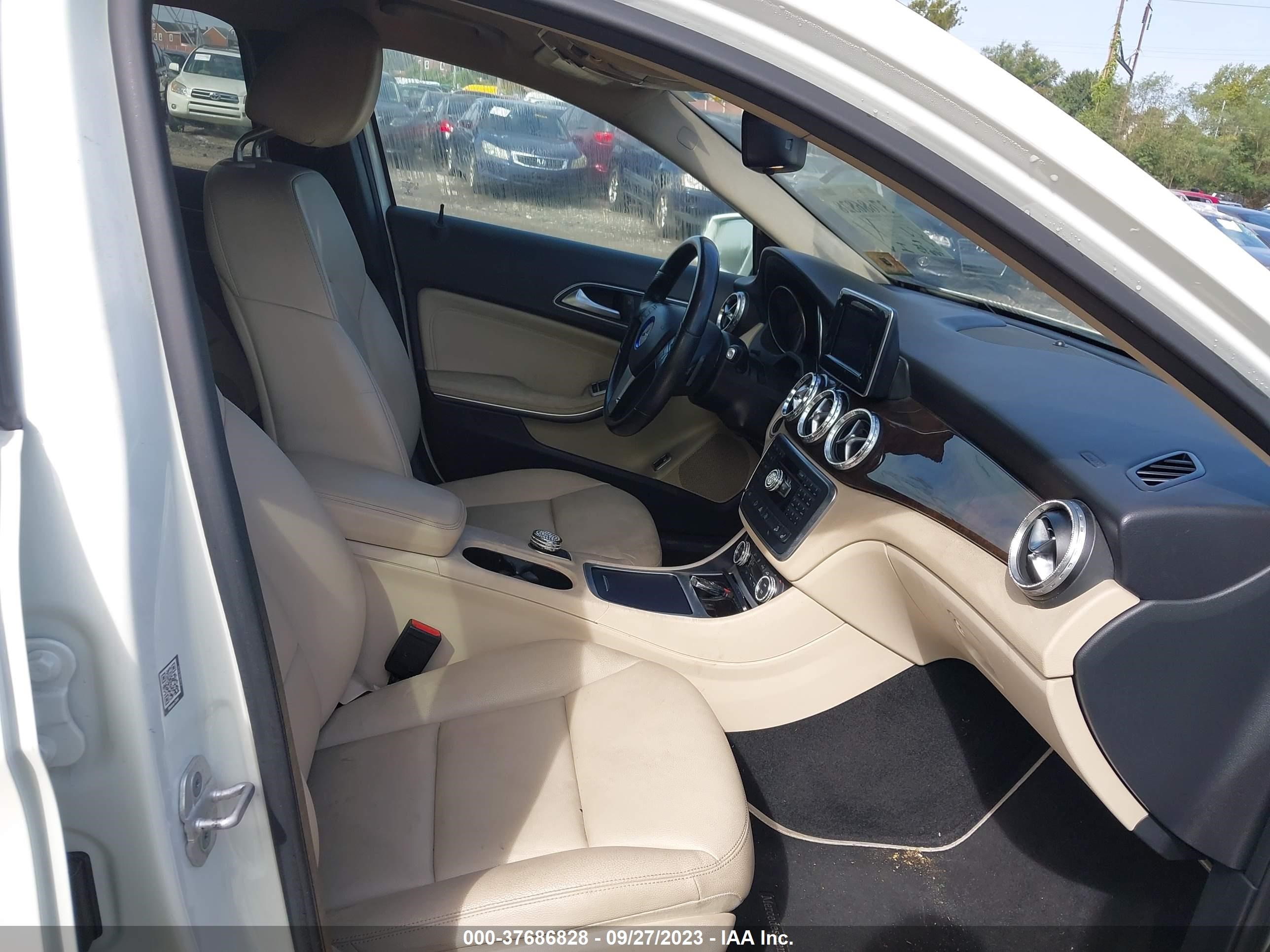 Photo 4 VIN: WDCTG4GB5FJ173274 - MERCEDES-BENZ GLA-KLASSE 