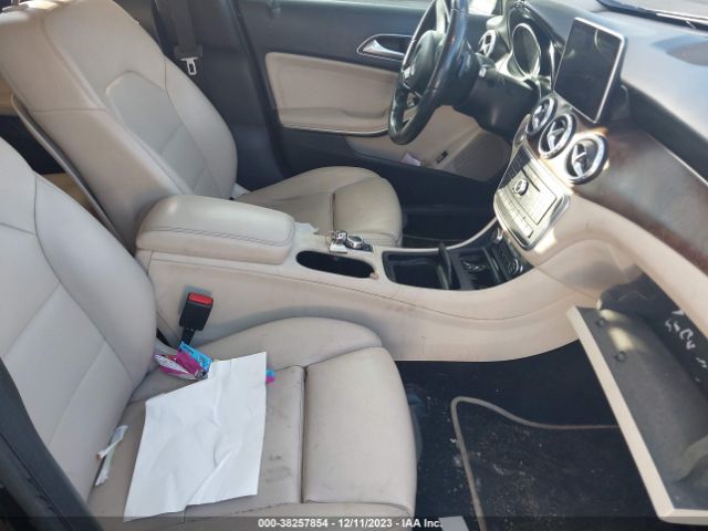 Photo 4 VIN: WDCTG4GB5GJ211930 - MERCEDES-BENZ GLA 250 