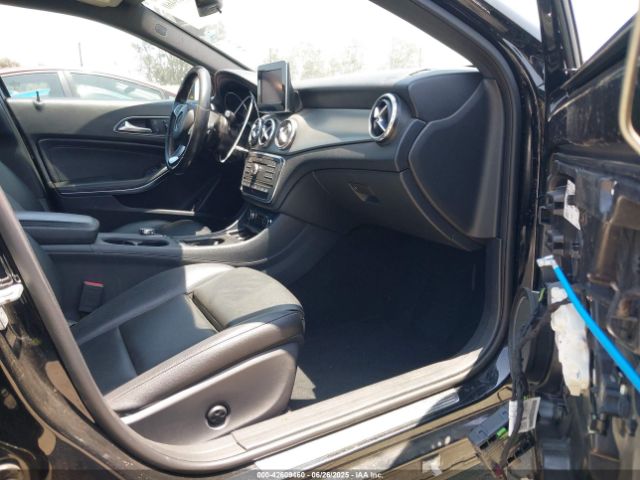 Photo 4 VIN: WDCTG4GB5HJ321393 - MERCEDES-BENZ GLA-CLASS 