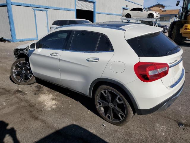 Photo 1 VIN: WDCTG4GB5JJ407700 - MERCEDES-BENZ GLA-CLASS 