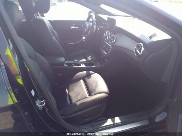 Photo 4 VIN: WDCTG4GB5KJ583891 - MERCEDES-BENZ GLA 