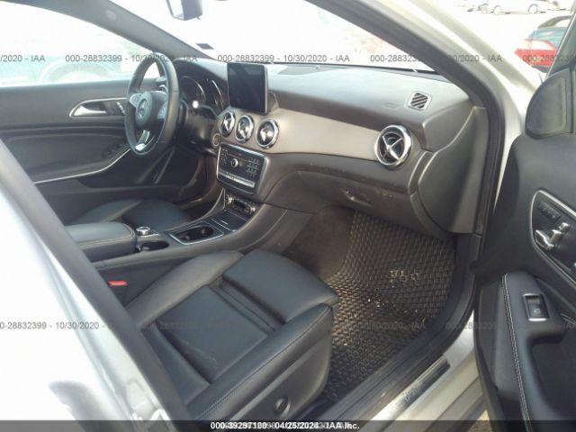 Photo 4 VIN: WDCTG4GB6JJ427373 - MERCEDES-BENZ GLA 250 