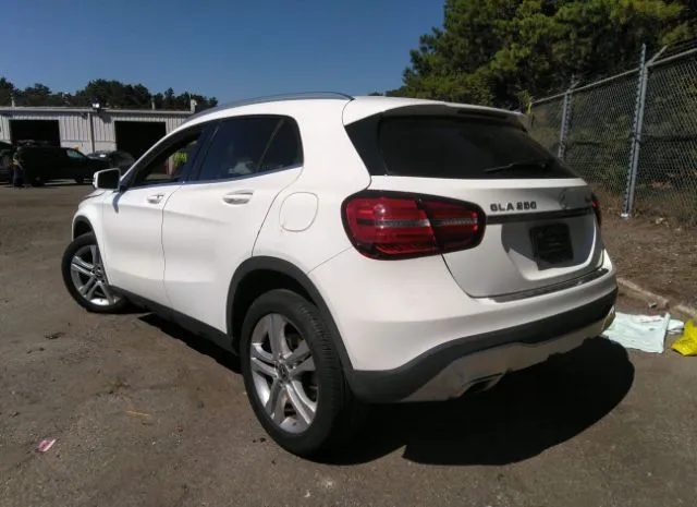 Photo 2 VIN: WDCTG4GB6JJ531152 - MERCEDES-BENZ GLA 