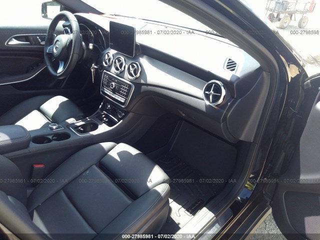 Photo 4 VIN: WDCTG4GB6KJ615618 - MERCEDES-BENZ GLA 