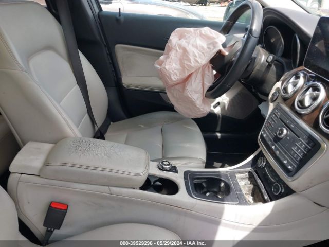 Photo 4 VIN: WDCTG4GB7GJ262782 - MERCEDES-BENZ GLA-CLASS 