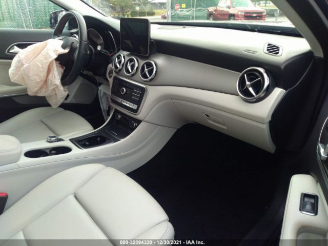 Photo 4 VIN: WDCTG4GB7JJ370861 - MERCEDES-BENZ GLA 