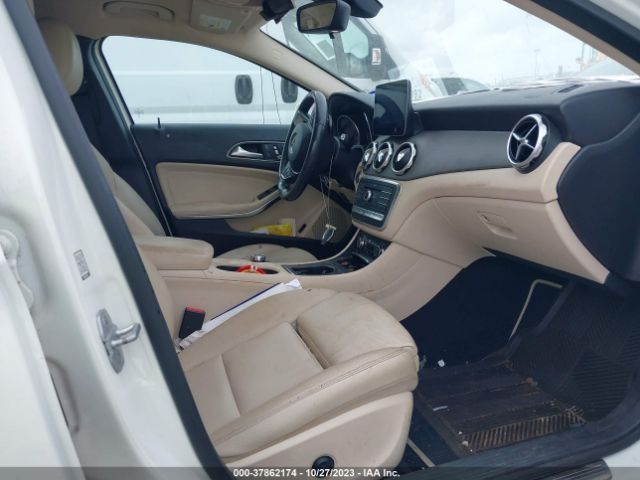 Photo 4 VIN: WDCTG4GB8JJ372747 - MERCEDES-BENZ GLA 