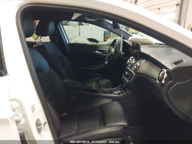 Photo 4 VIN: WDCTG4GB8JJ521576 - MERCEDES-BENZ GLA 250 