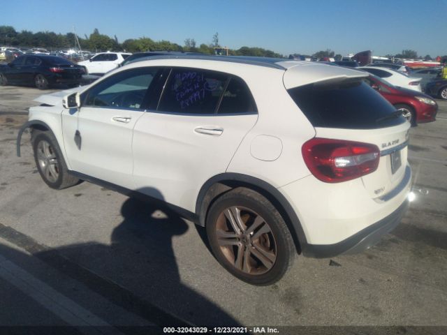 Photo 2 VIN: WDCTG4GB9HJ315368 - MERCEDES-BENZ GLA 