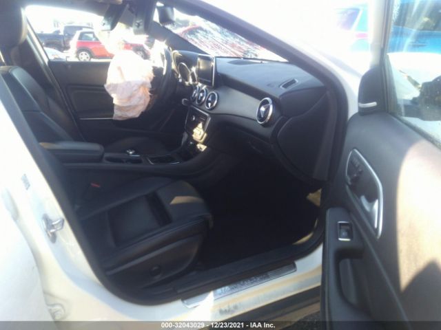 Photo 4 VIN: WDCTG4GB9HJ315368 - MERCEDES-BENZ GLA 