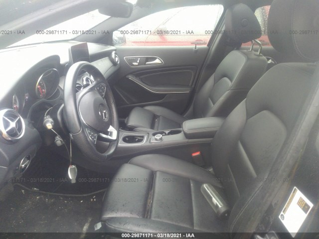 Photo 4 VIN: WDCTG4GB9KJ570898 - MERCEDES-BENZ GLA 