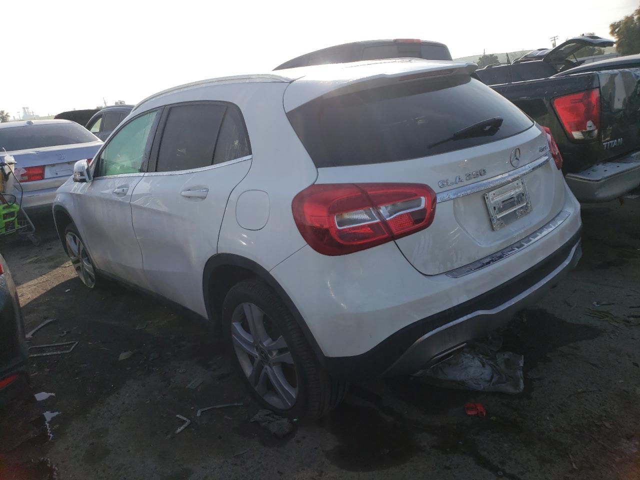 Photo 1 VIN: WDCTG4GB9KJ577382 - MERCEDES-BENZ GLA-KLASSE 