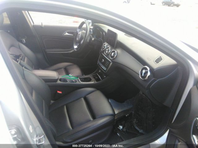 Photo 4 VIN: WDCTG4GB9KJ577575 - MERCEDES-BENZ GLA 250 