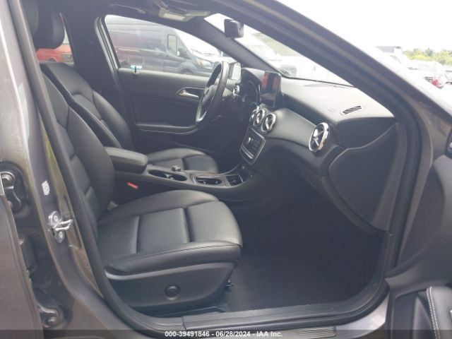 Photo 4 VIN: WDCTG4GB9LJ659677 - MERCEDES-BENZ GLA 250 