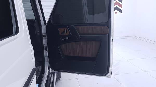 Photo 32 VIN: WDCYR70F49X180054 - MERCEDES-BENZ G 55 