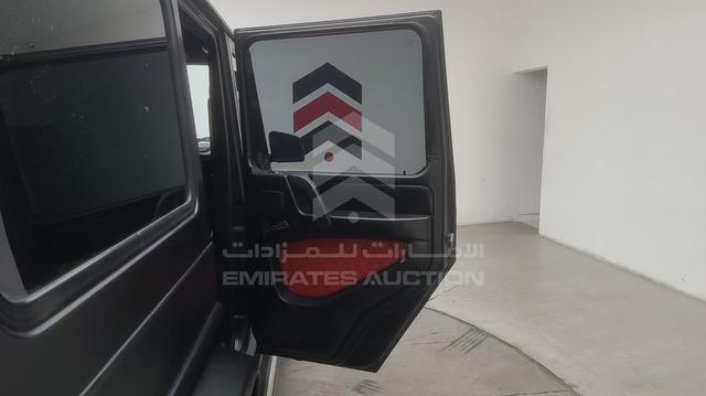 Photo 34 VIN: WDCYR70FX8X171129 - MERCEDES G 