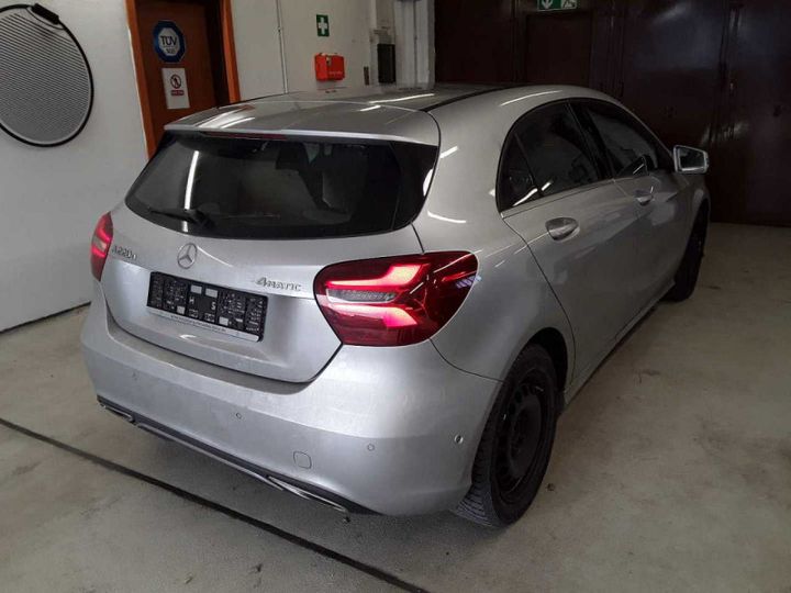 Photo 4 VIN: WDD1760051J549010 - MERCEDES-BENZ A 220 CDI 