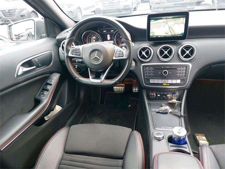 Photo 4 VIN: WDD1760081J656329 - MERCEDES-BENZ CLASSE A BERLINE 