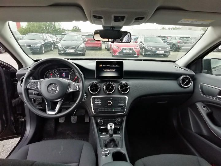 Photo 22 VIN: WDD1760121J611793 - MERCEDES-BENZ A-CLASS HATCHBACK 