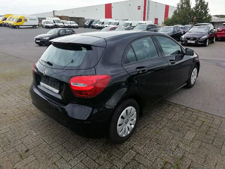 Photo 3 VIN: WDD1760121J611793 - MERCEDES-BENZ A-CLASS HATCHBACK 