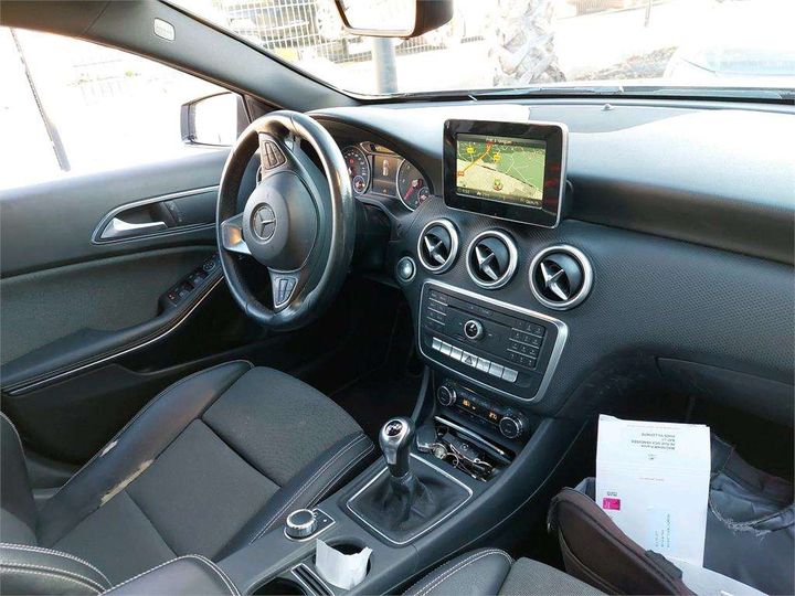 Photo 4 VIN: WDD1760121J634738 - MERCEDES-BENZ CLASSE A BERLINE 