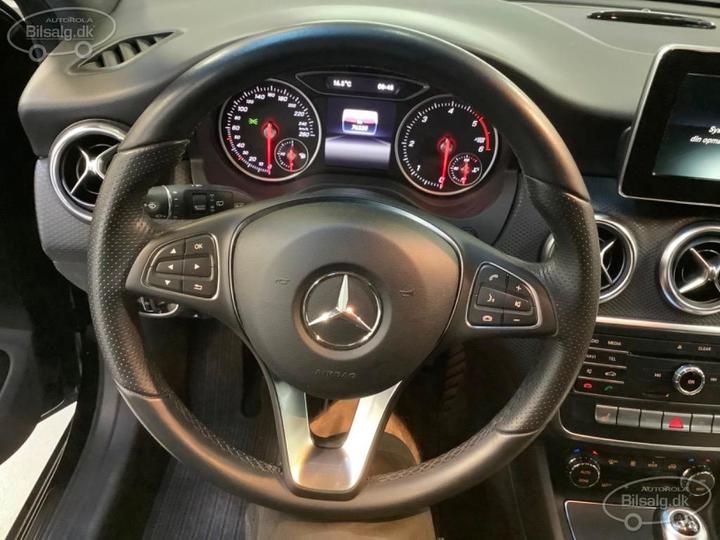 Photo 13 VIN: WDD1760121J714086 - MERCEDES-BENZ A-CLASS HATCHBACK 