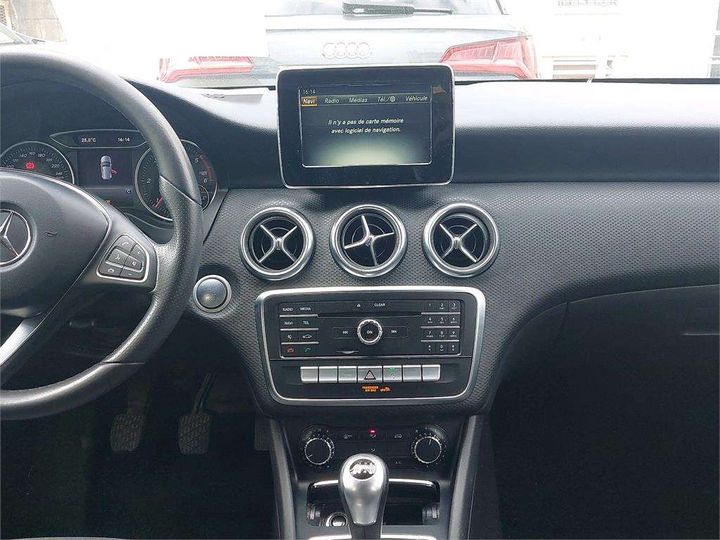 Photo 13 VIN: WDD1760121J733317 - MERCEDES-BENZ CLASSE A BERLINE 