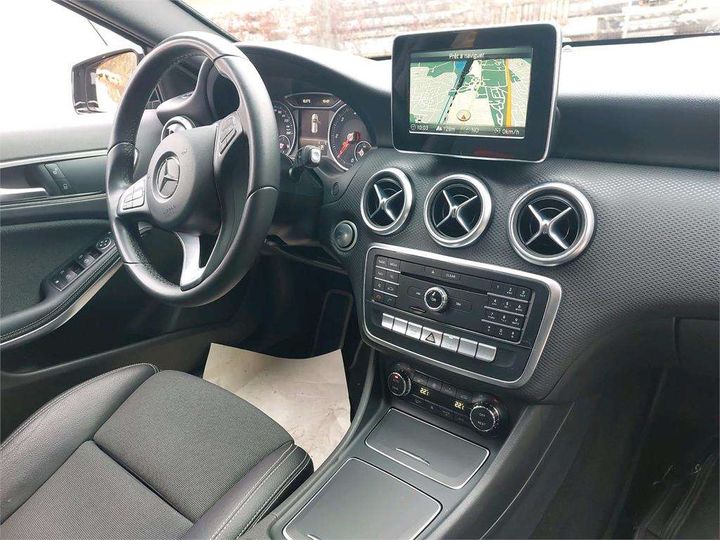 Photo 4 VIN: WDD1760121J735012 - MERCEDES-BENZ CLASSE A BERLINE 